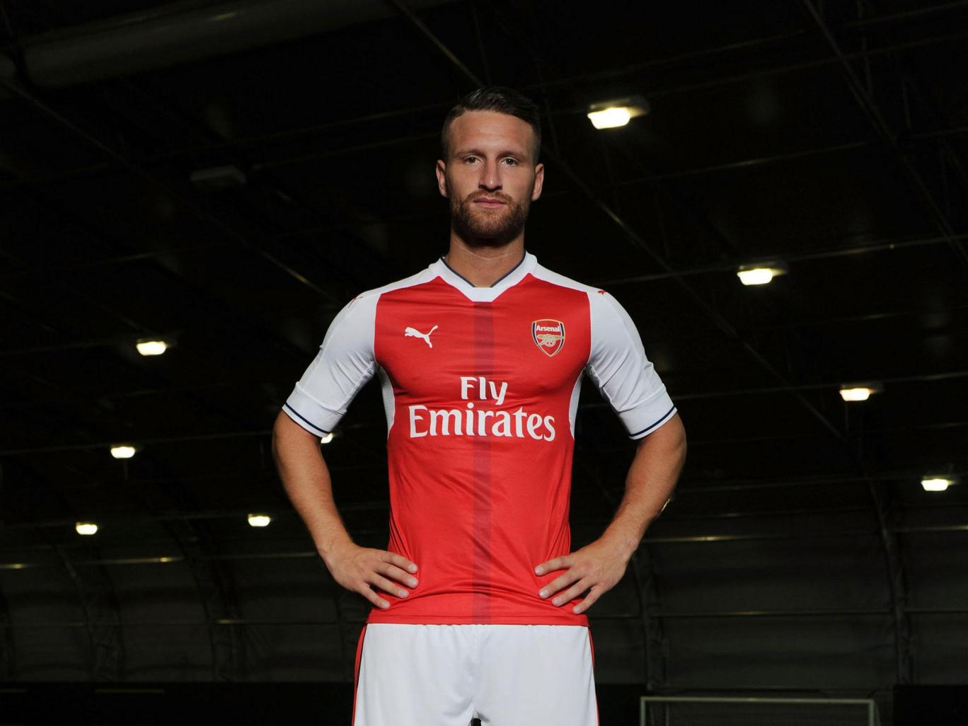 Shkodran Mustafi Mendarat Mulus di Emirates Stadium